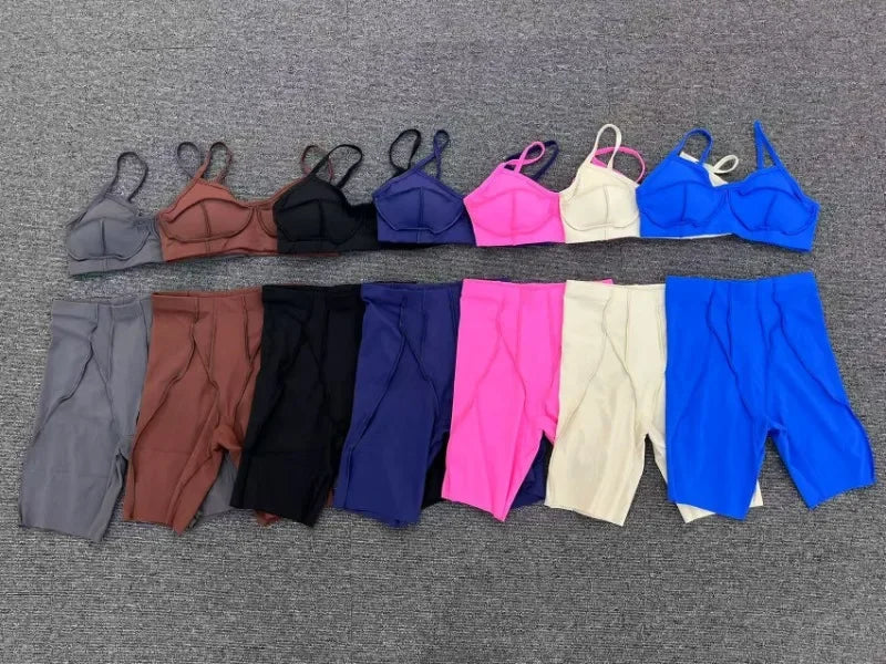 Seamless Yoga Set for Women – High-Waisted Peach-Lift Leggings & Quick-Dry Sports Bra