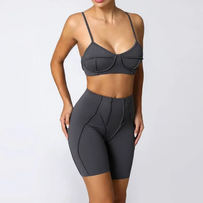 Seamless Yoga Set for Women – High-Waisted Peach-Lift Leggings & Quick-Dry Sports Bra