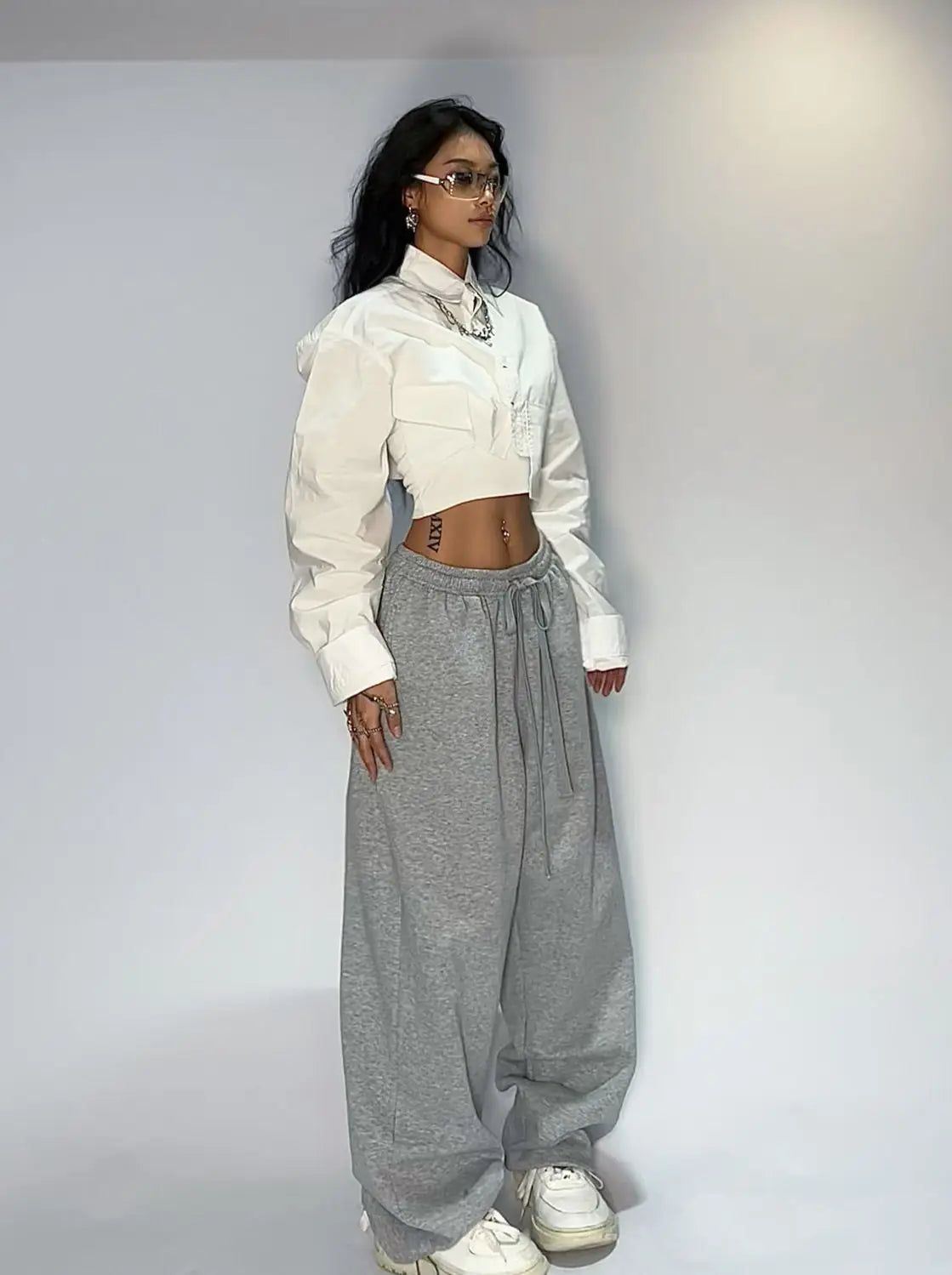 Women’s Casual Grey Sweatpants – Loose Fit Parachute Pants with Stretchy Waist for Everyday Comfort