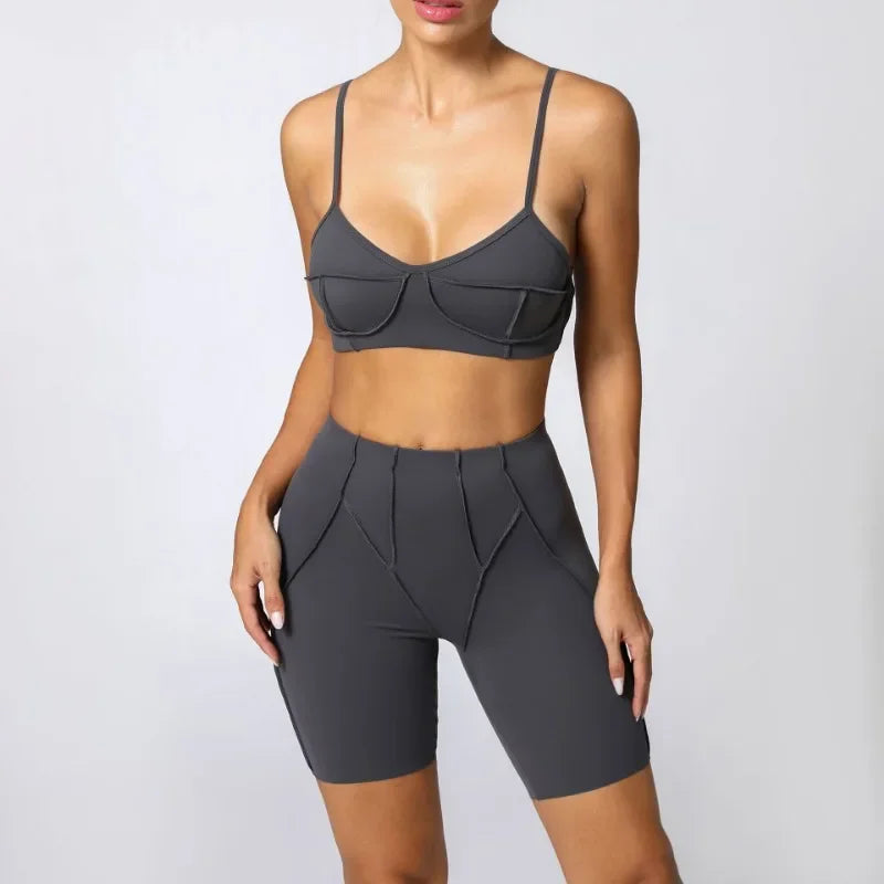 Seamless Yoga Set for Women – High-Waisted Peach-Lift Leggings & Quick-Dry Sports Bra