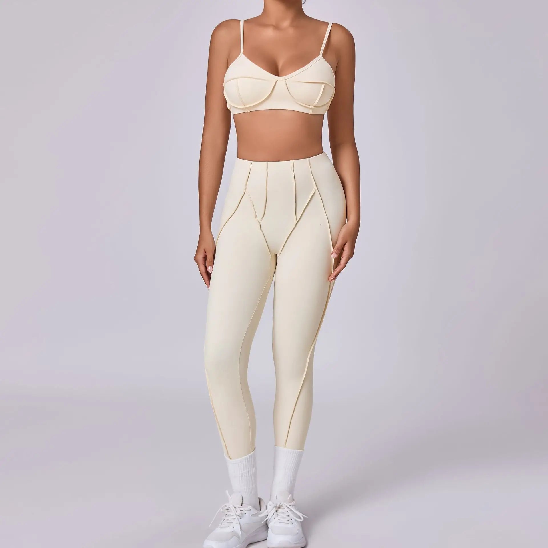 Seamless Yoga Set for Women – High-Waisted Peach-Lift Leggings & Quick-Dry Sports Bra