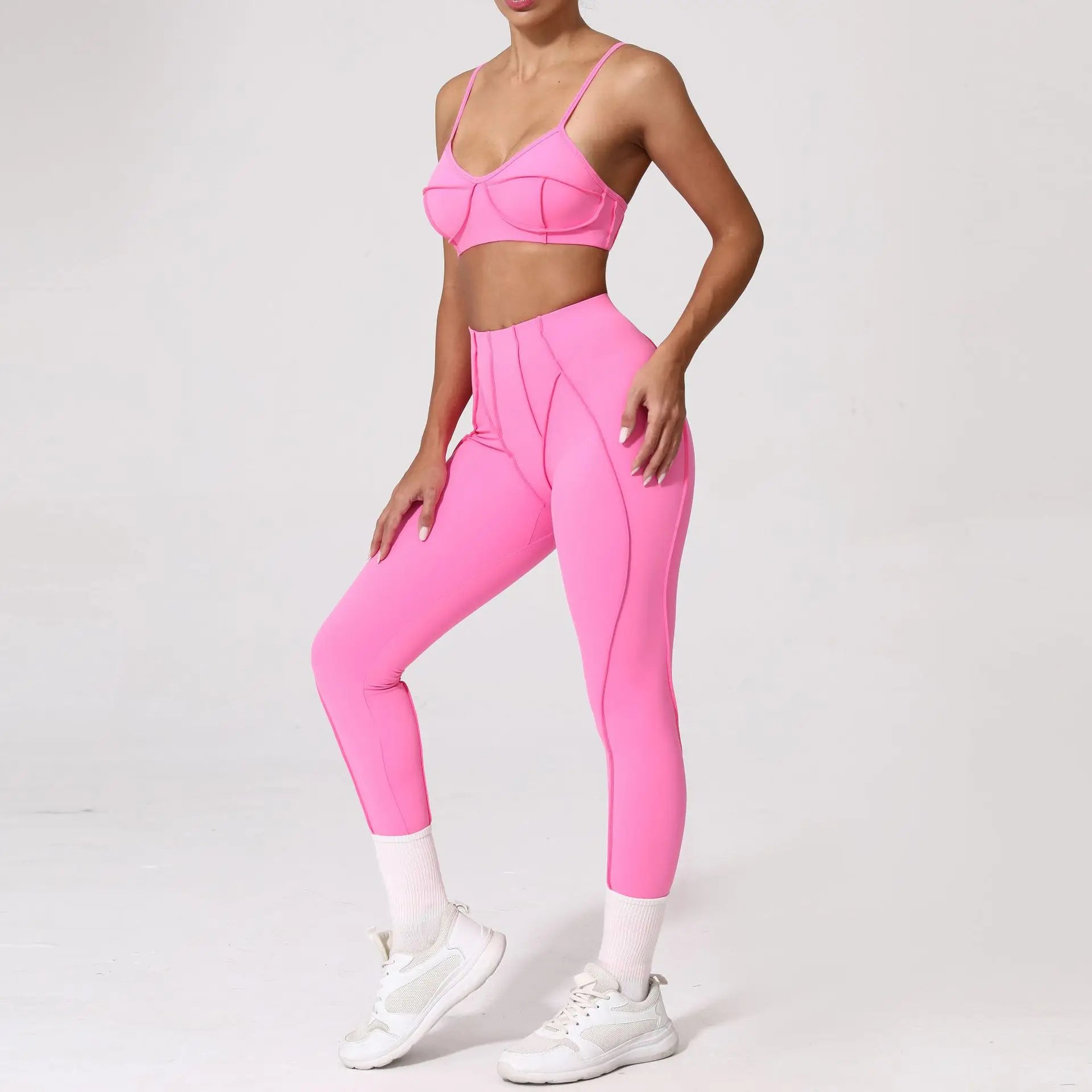 Seamless Yoga Set for Women – High-Waisted Peach-Lift Leggings & Quick-Dry Sports Bra