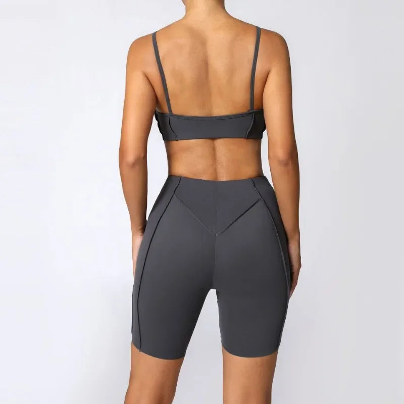 Seamless Yoga Set for Women – High-Waisted Peach-Lift Leggings & Quick-Dry Sports Bra